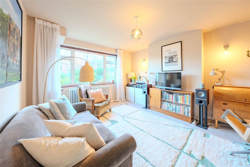 Property photo 2 of 17 Picture 2