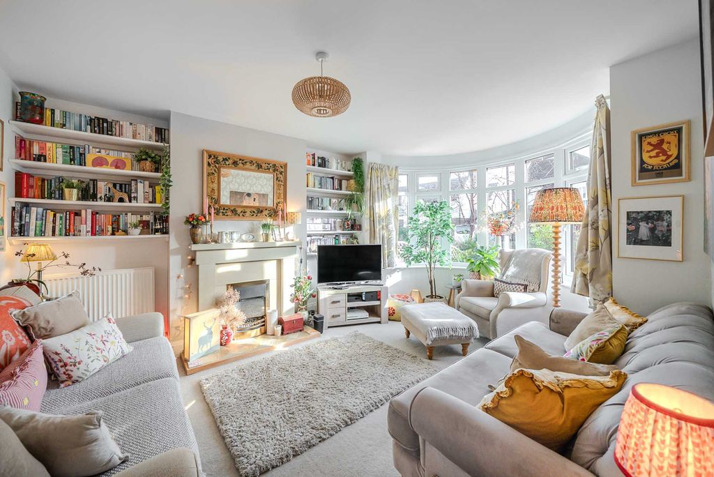 Property photo 2 of 20