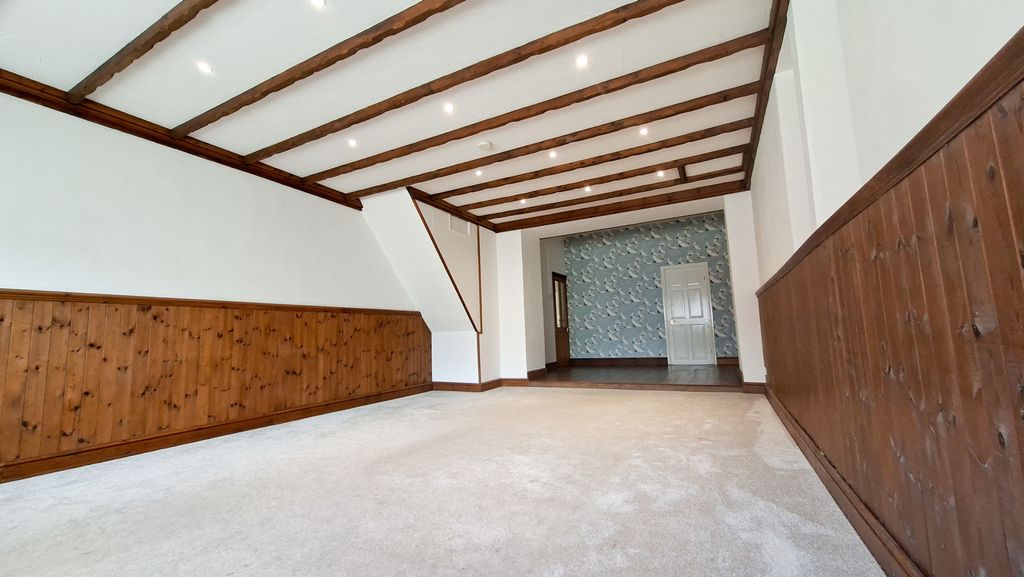Property photo 1 of 27 Lounge/Dining