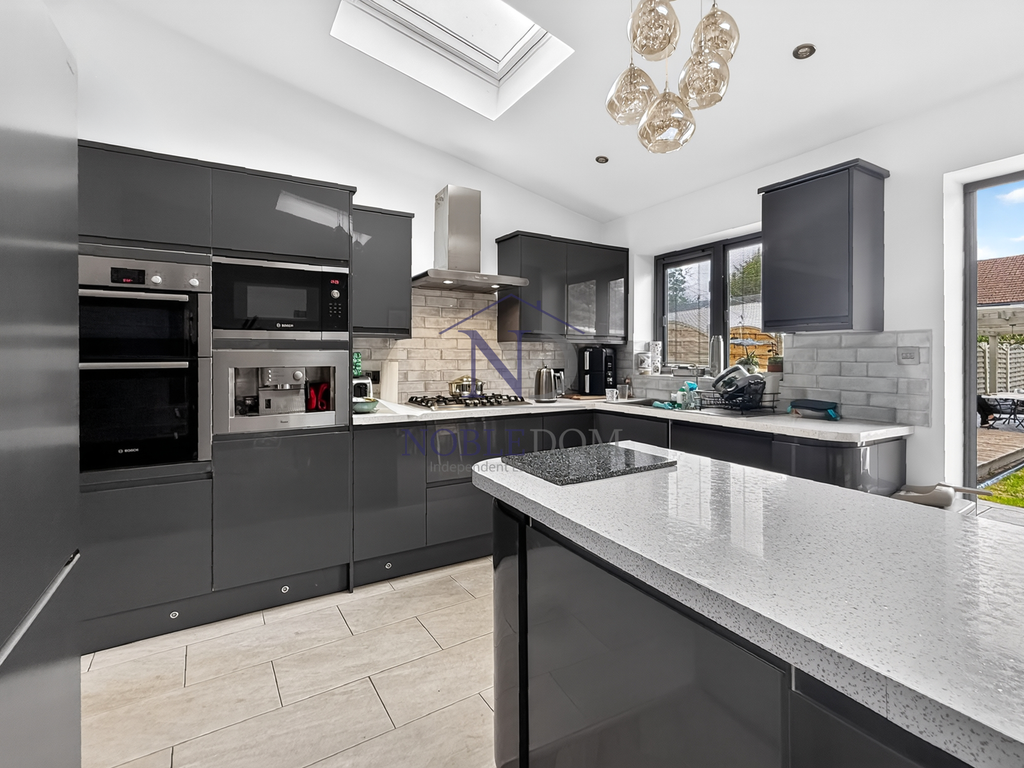 Property photo 1 of 19 Three Bedroom Semi-Detached House In Whitton