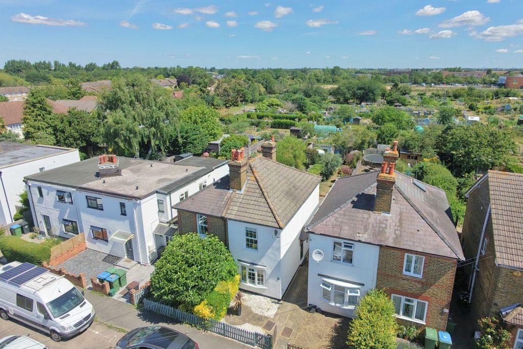 Property photo 2 of 12