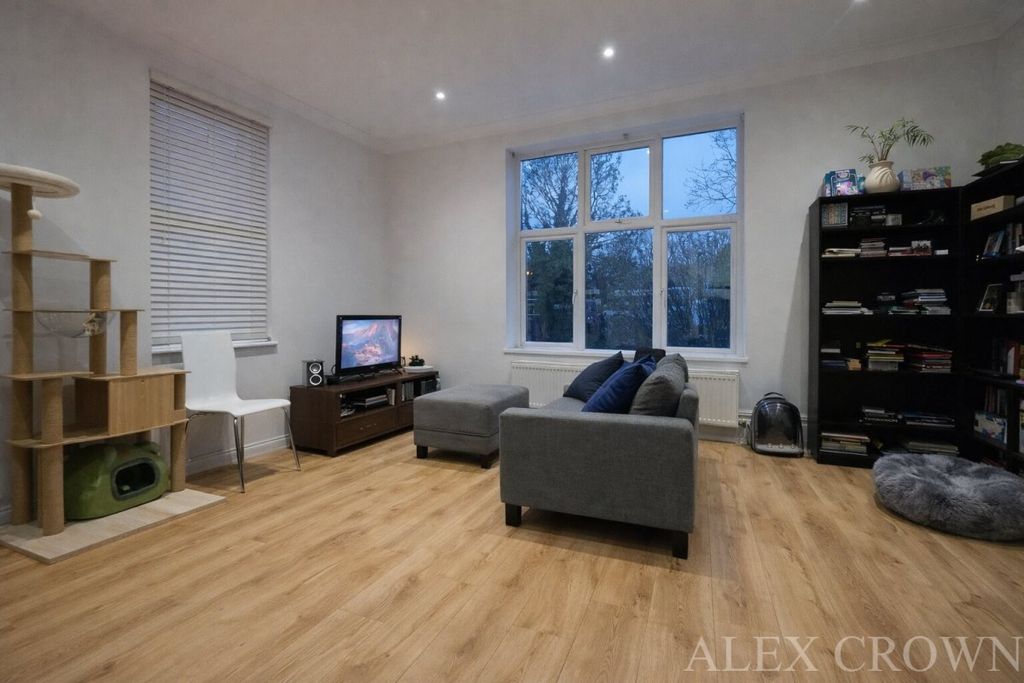 Property photo 3 of 5