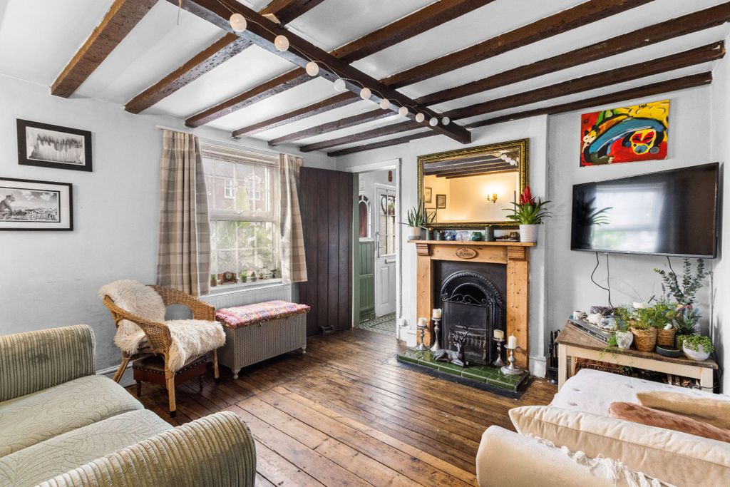 Property photo 2 of 33