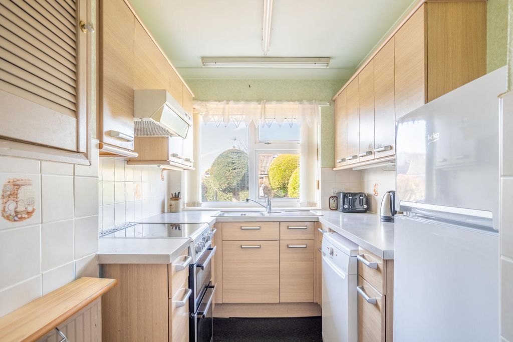Property photo 3 of 14 Kitchen