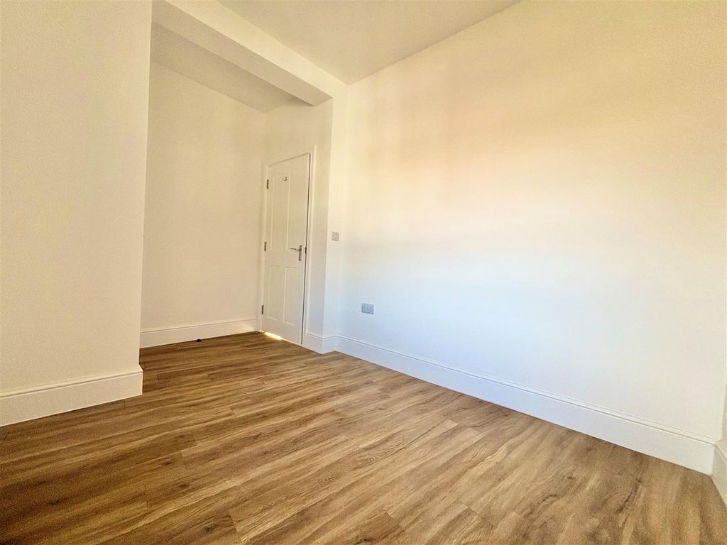 Additional image 6 of 1 bed flat to rentTennyson Road, Freshwater PO40