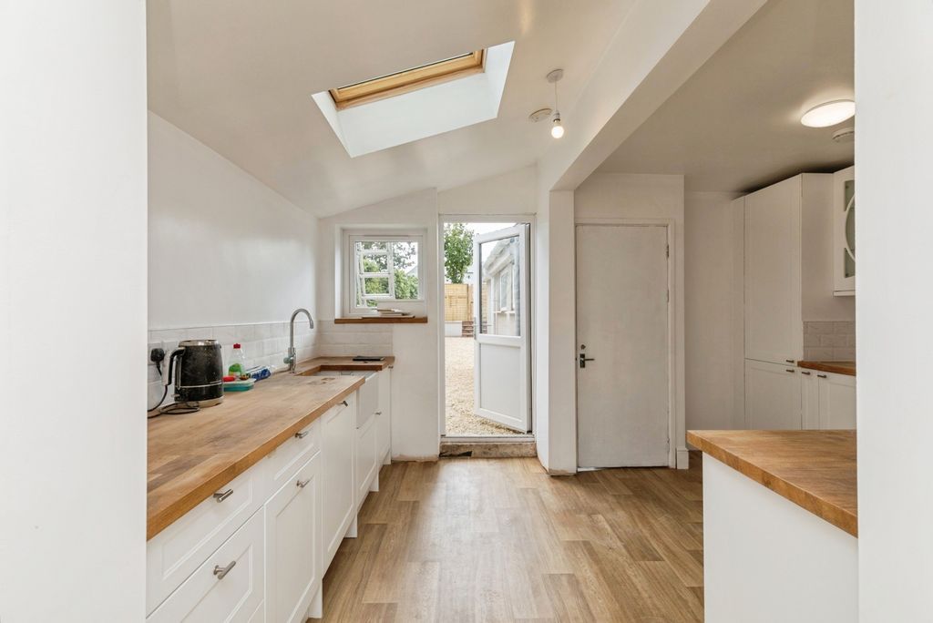 Property photo 1 of 10 Pbox-Img.Jpg