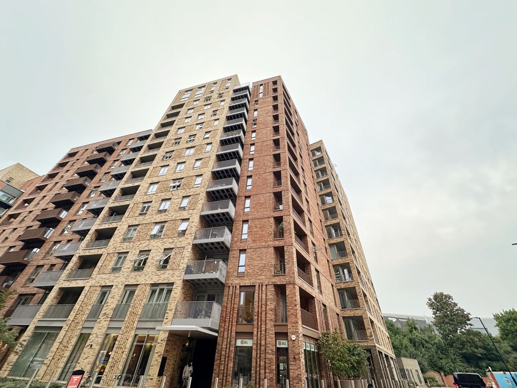 Property photo 2 of 20