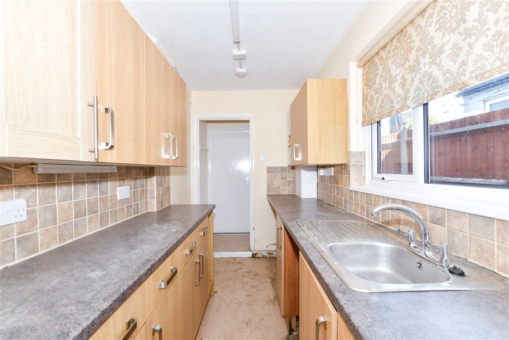 Property photo 1 of 11 Kitchen