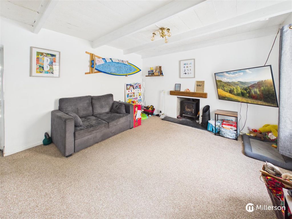 Property photo 3 of 10 Cam05092G0-Pr0256-Still001.Jpg