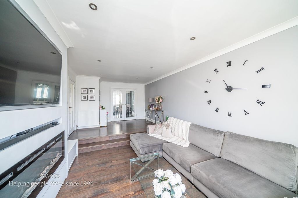 Property photo 3 of 35 Webbs-5.Jpg