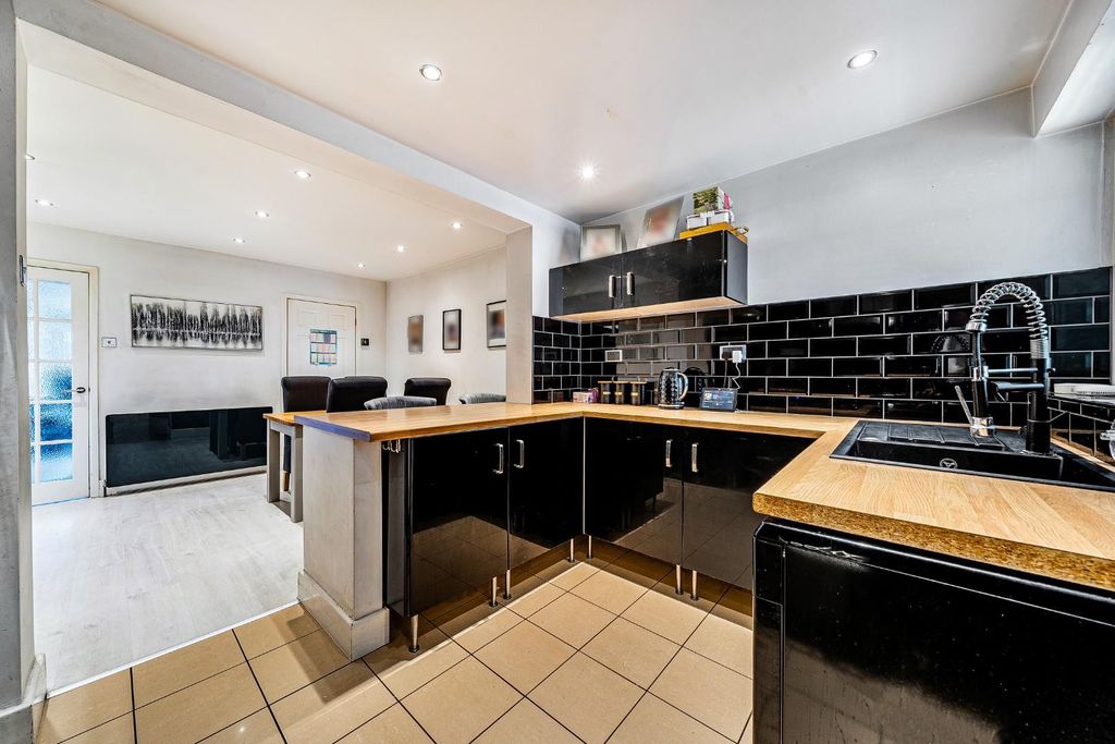 Property photo 2 of 16 1499084 (11).Jpg