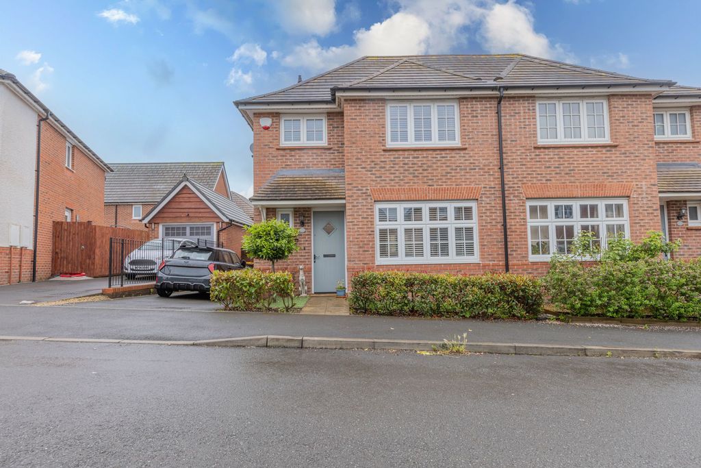 Property photo 1 of 30