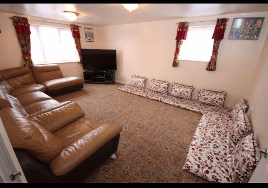 Property photo 2 of 10 Gallery