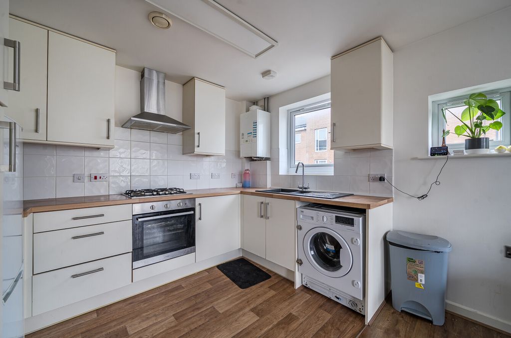 Property photo 2 of 20 1416240-6-6997402...