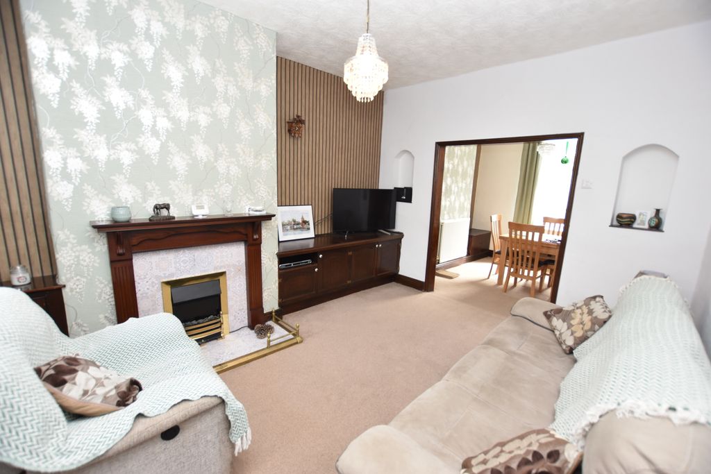 Property photo 2 of 16