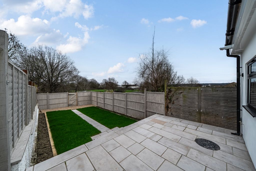 Property photo 3 of 19 Picture No. 13