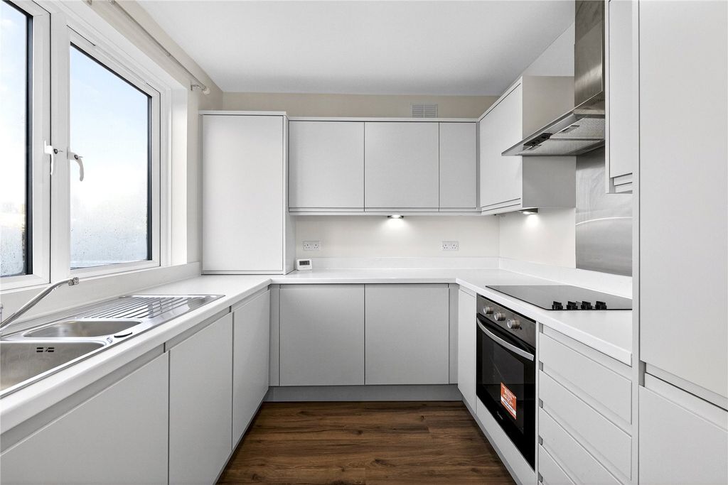 Property photo 2 of 20 Reception/Kitchen