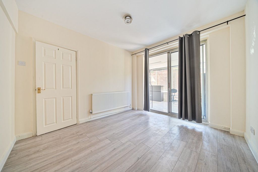 Property photo 2 of 15 Picture No. 06