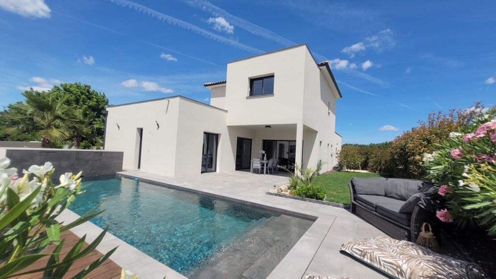 Property photo 1 of 17 Main Exterior View