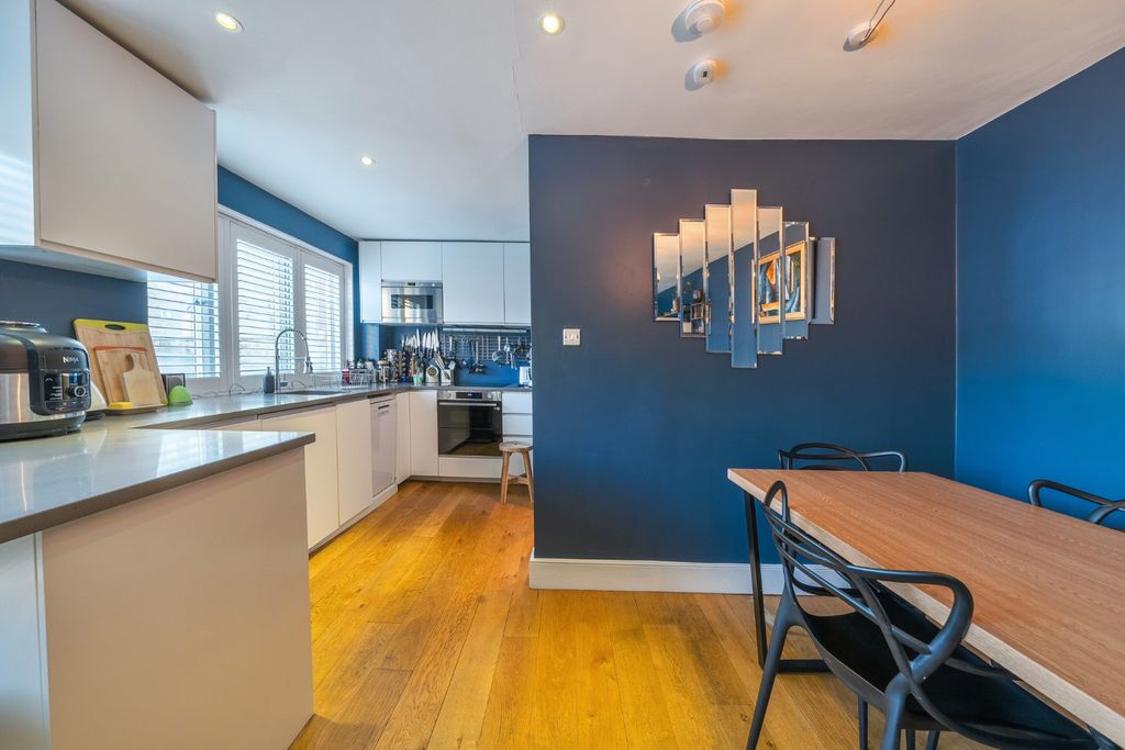 Property photo 2 of 19 Picture No. 04