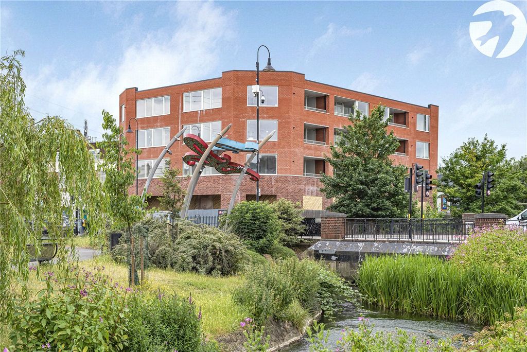 Property photo 1 of 16 External