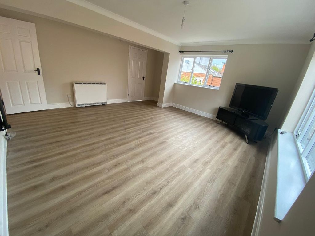 Property photo 3 of 6 Image