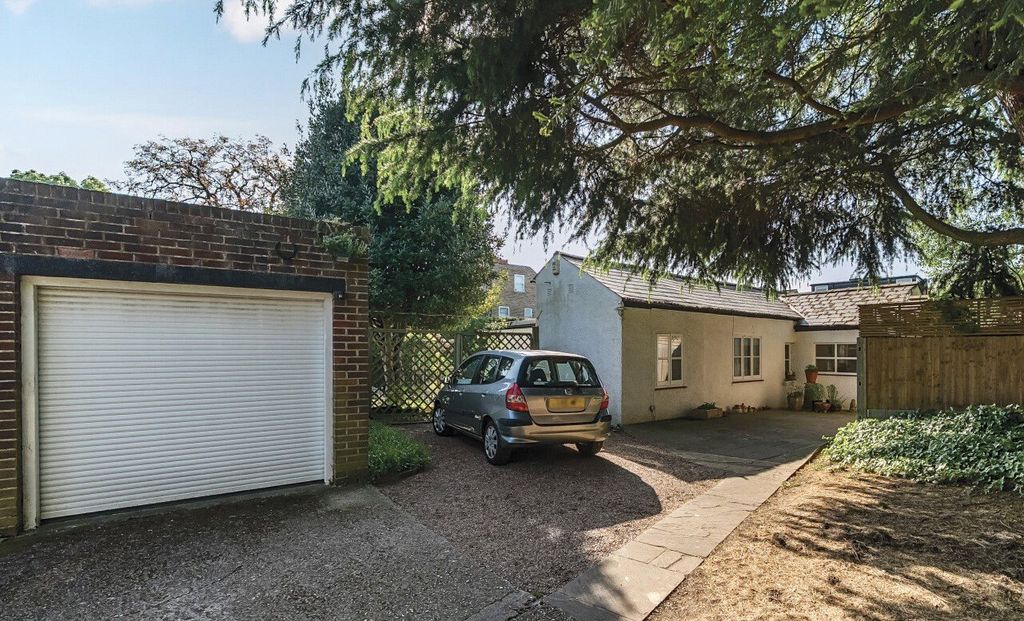 Property photo 1 of 19 Picture No. 25