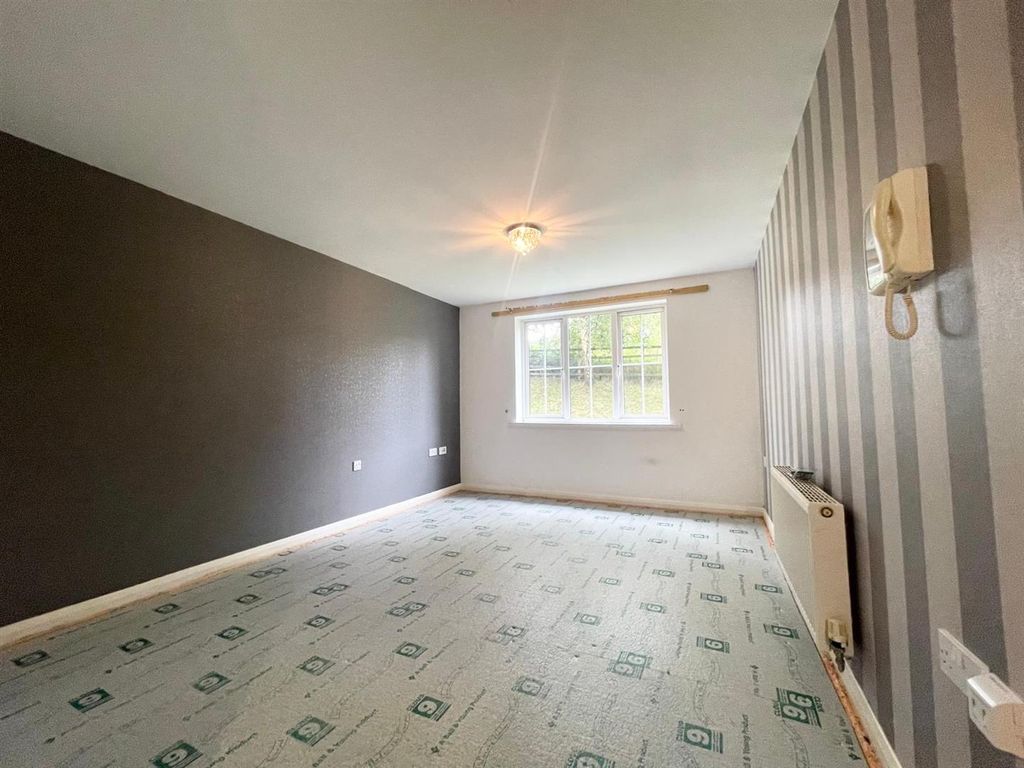 Property photo 2 of 7 02Dd3Ca9-Cfe5-462F-B063-9271369404Bf.Jpg