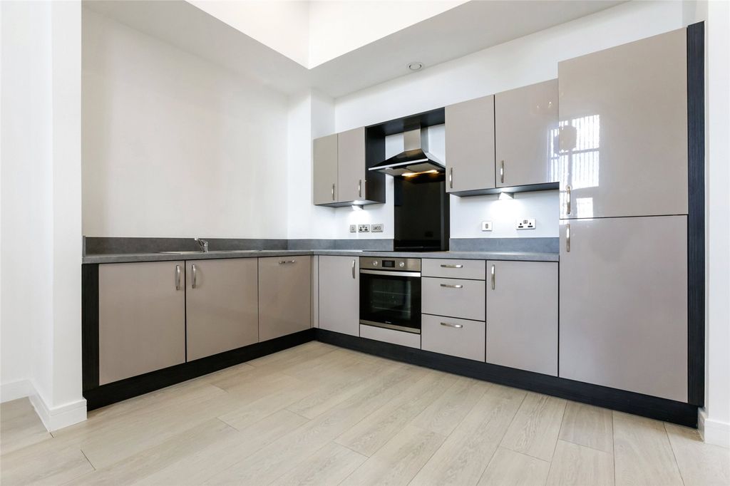 Property photo 2 of 20 Picture No. 21