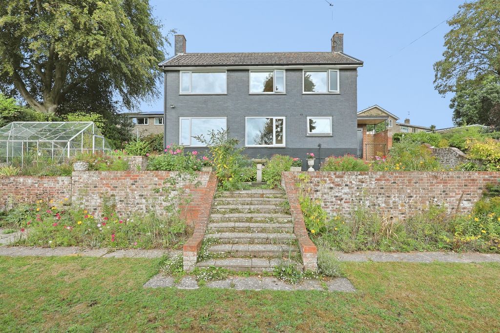 Property photo 1 of 9