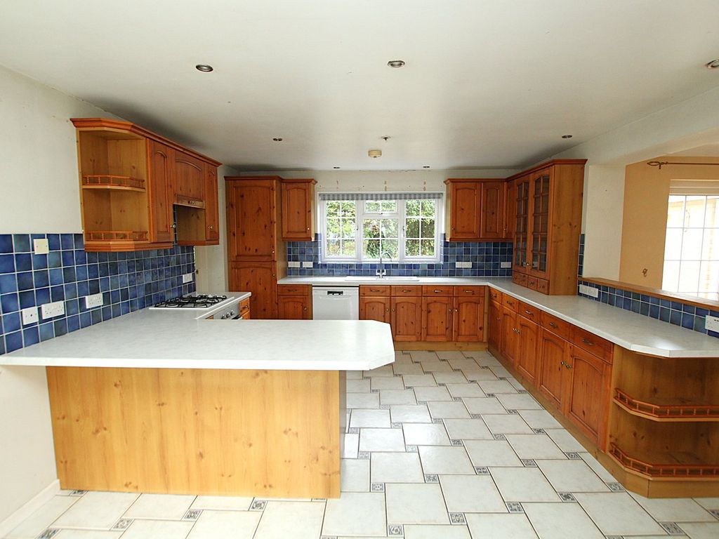 Property photo 3 of 31
