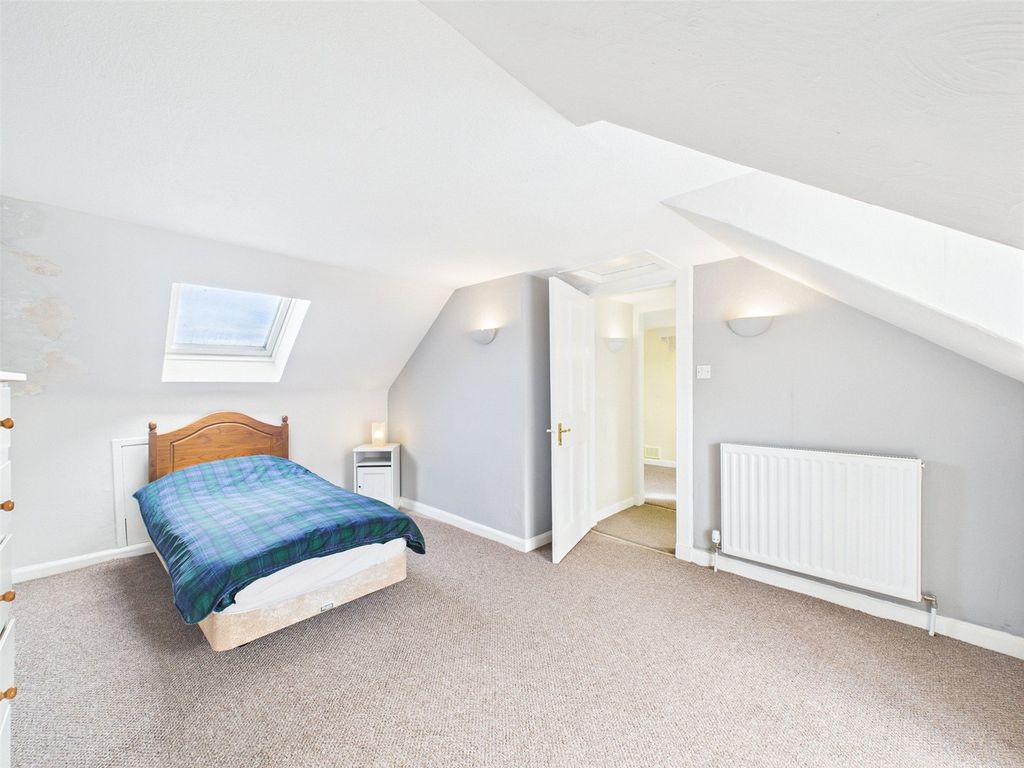 Property photo 2 of 38 Picture No. 03