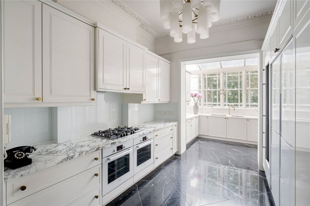 Property photo 3 of 14 Kitchen
