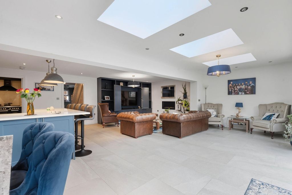 Property photo 3 of 26 Open Plan Kitchen