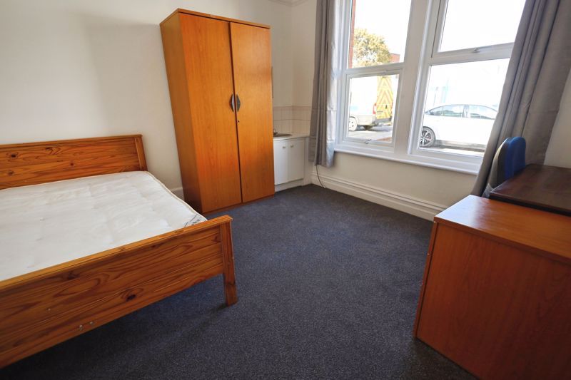 Additional image 10 of 8 bed detached house to rentAlma Road, Winton, Bournemouth BH9