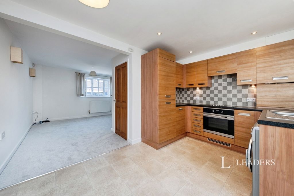 Property photo 3 of 12 Pbox-Img.Jpg