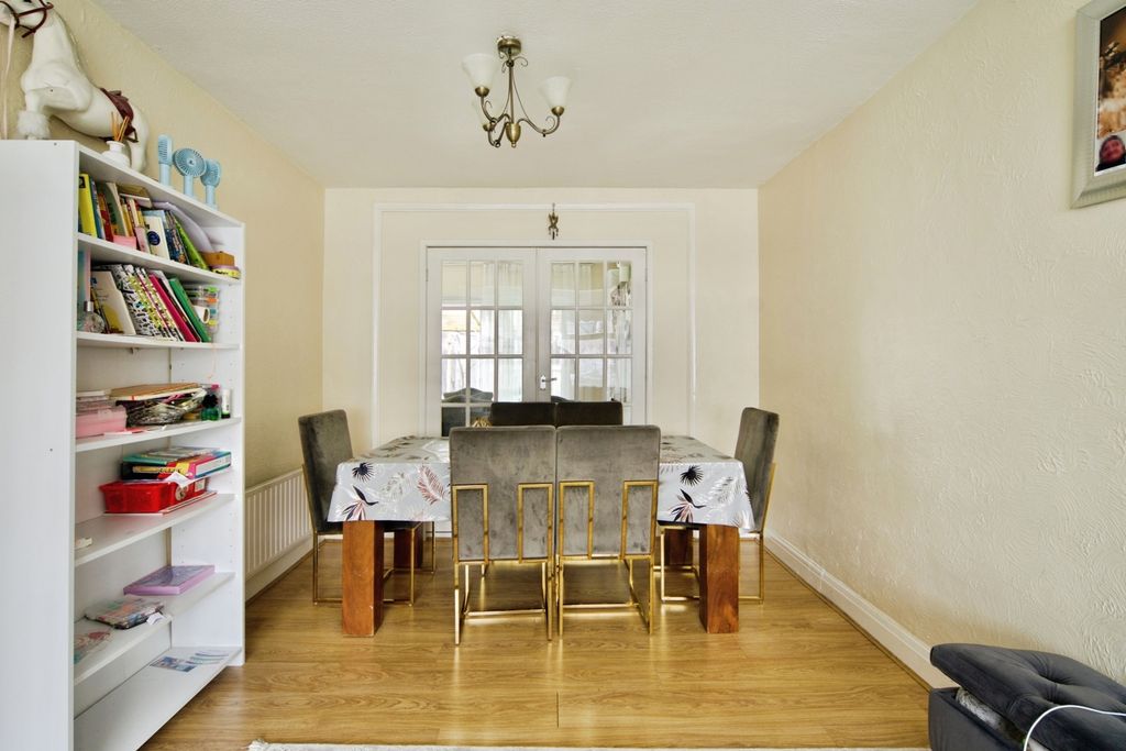 Property photo 3 of 26 Pbox-Img.Jpg