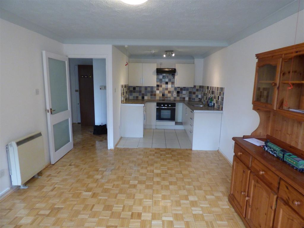 Property photo 3 of 14 Lounge Through To Kitchen