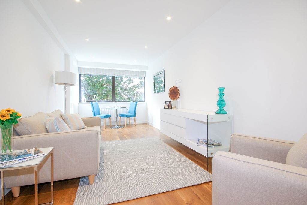 Property photo 3 of 7 19590