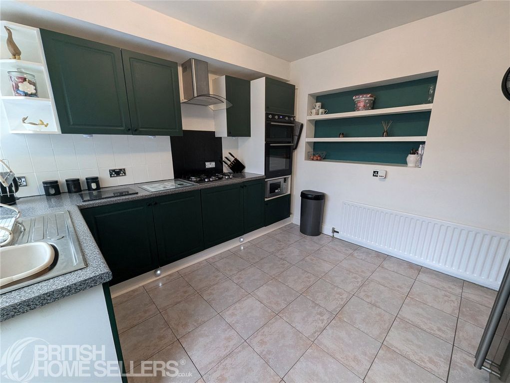 Property photo 2 of 15 Picture No. 11