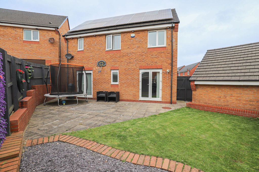 Property photo 2 of 18