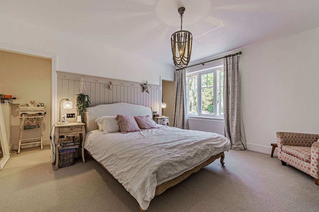 Property photo 3 of 18 Principal Bedroom