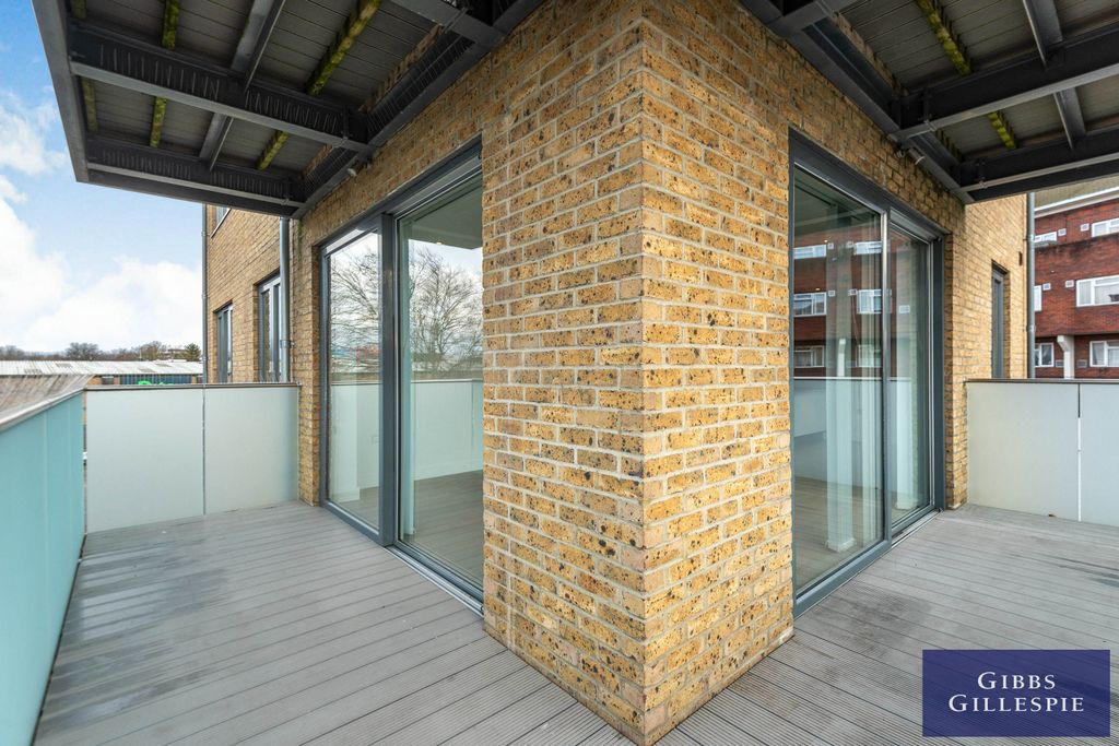 Property photo 3 of 15 3