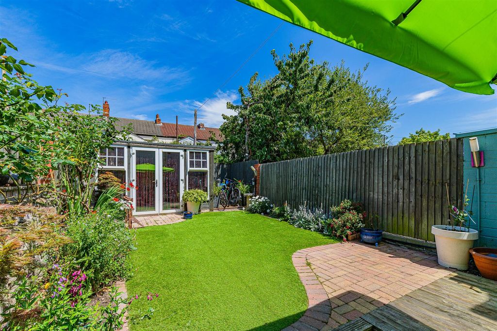 Property photo 3 of 18 Ordell Street 49-9.Jpg