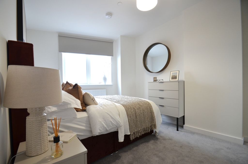 Property photo 2 of 14 Bedroom 2.0