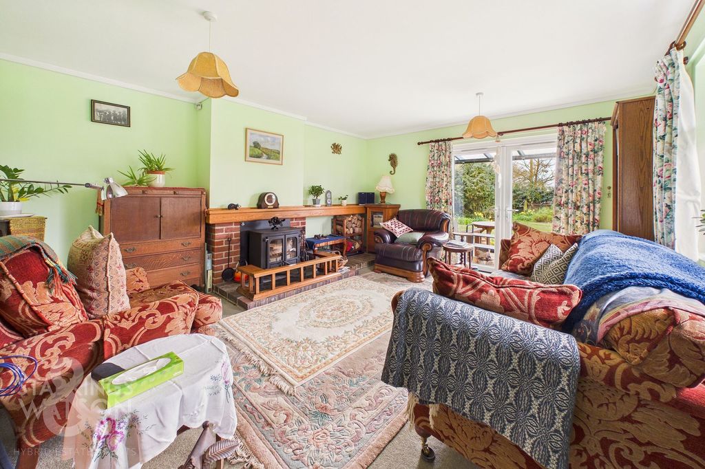 Property photo 2 of 21