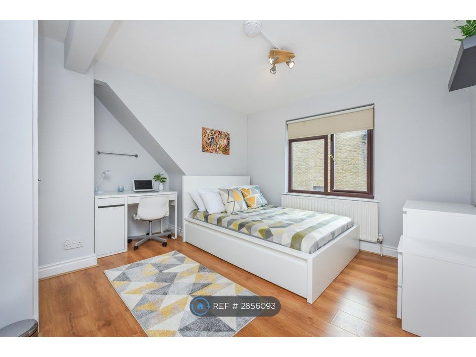 Property photo 3 of 24