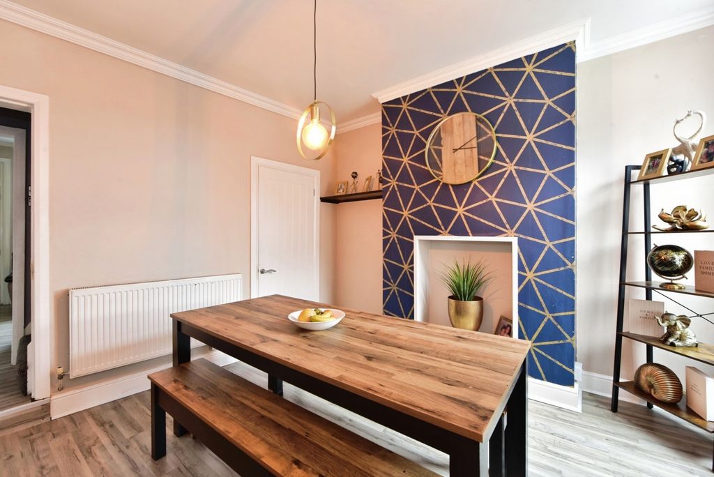 Property photo 3 of 14 Dinning Room