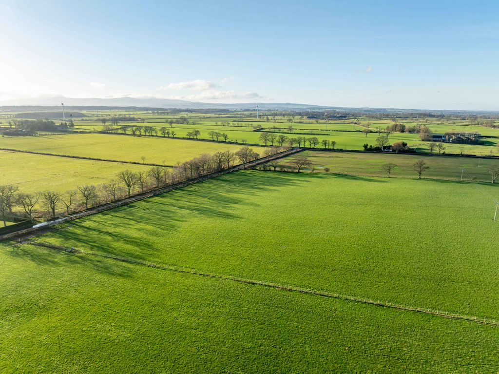 Property photo 3 of 4