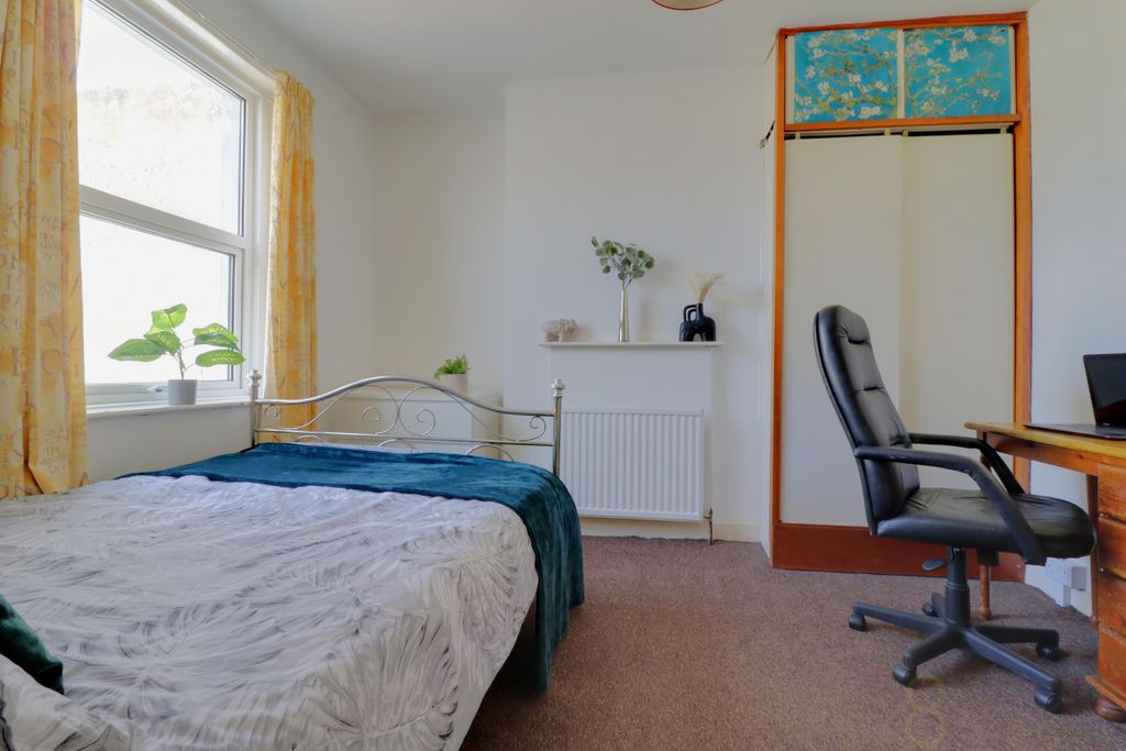 Property photo 3 of 13 Bedroom 3